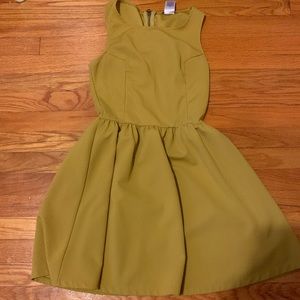 Mini cute dress perfect for any occasion!